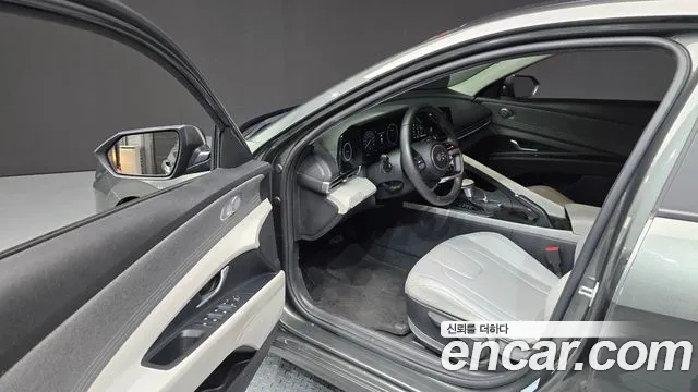 Hyundai AVANTE Avante (CN7) — Фото автомобиля 10
