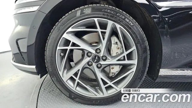 Genesis G90 Бензин 3.5 турбо AWD — Фото автомобиля 5
