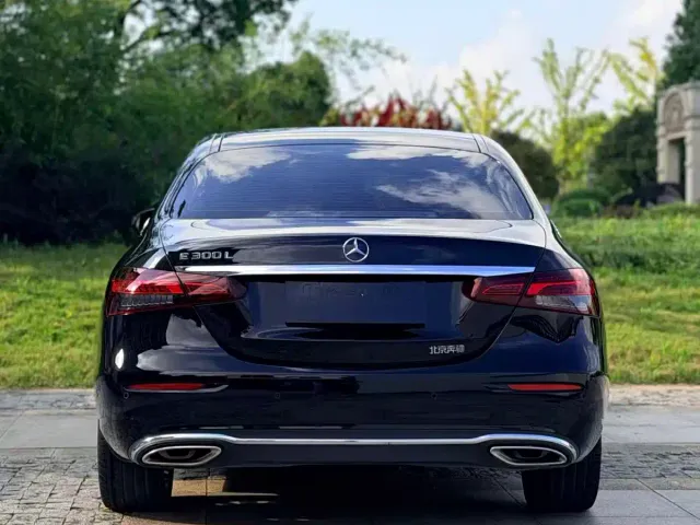 Mercedes-Benz E-Class — Фото автомобиля 7