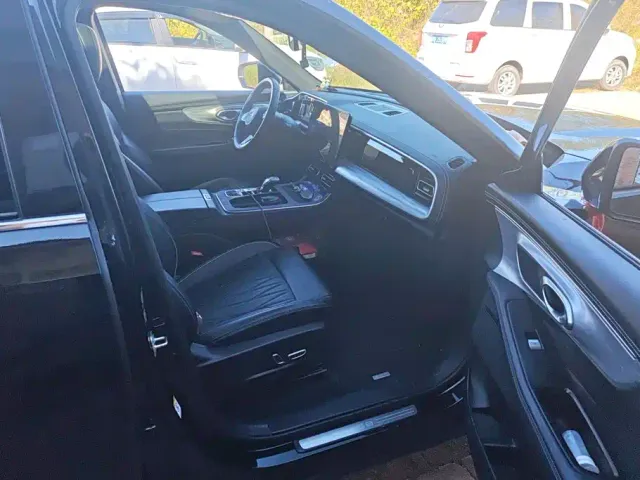 GAC Trumpchi GS8 — Фото автомобиля 8
