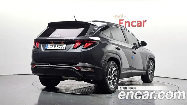 Hyundai Tucson Tucson (NX4) Дизель 2.0 2WD — Фото автомобиля 2