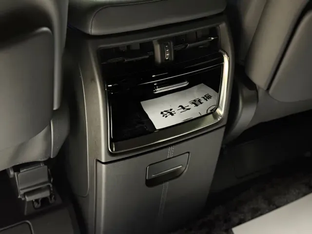 Toyota Alphard — Фото автомобиля 19