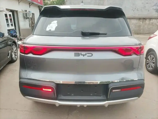 BYD Yuan UP — Фото автомобиля 5