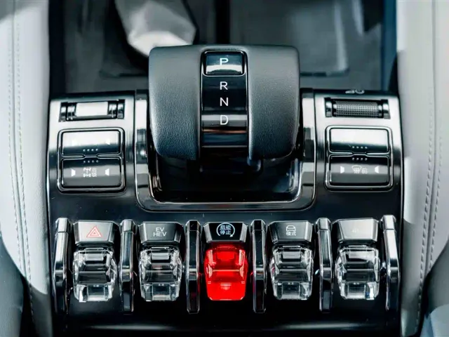 BYD FangChengBao Leopard 5 — Фото автомобиля 15