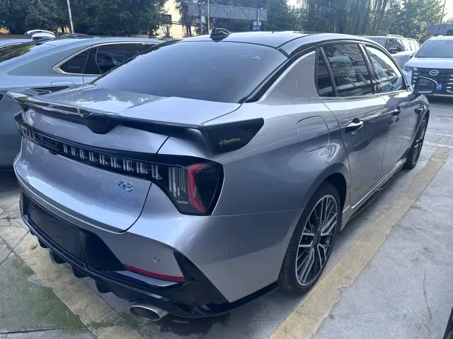 Lynk & Co 03 — Фото автомобиля 12