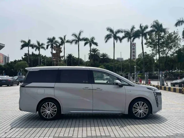 GAC Trumpchi E8 — Фото автомобиля 5