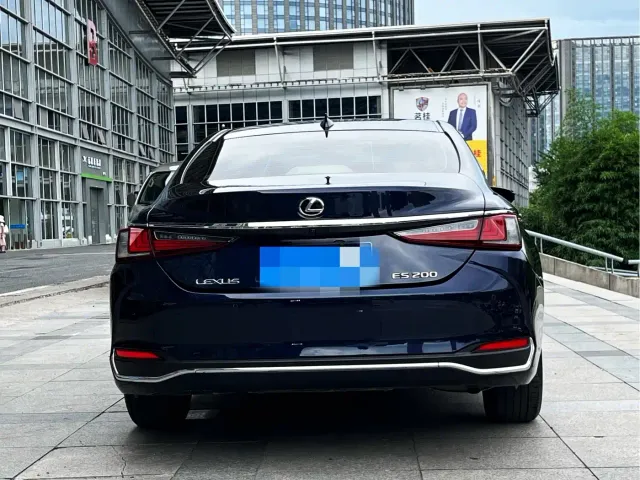 Lexus ES — Фото автомобиля 5