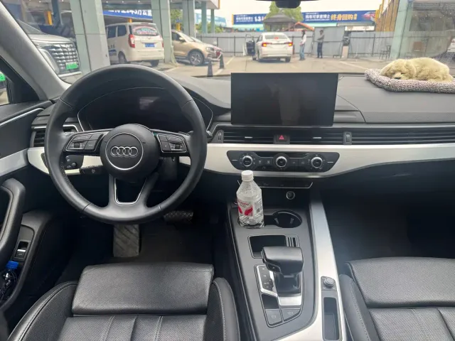 Audi A4L — Фото автомобиля 6