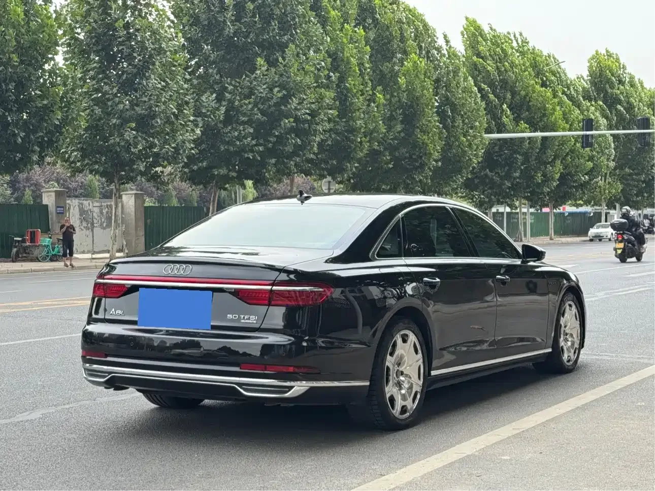 Audi Audi A8 2022 A8L 50 TFSI quattro Comfort Collector's Edition — Фото автомобиля 20