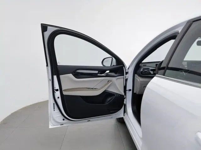 BYD Qin PLUS — Фото автомобиля 8