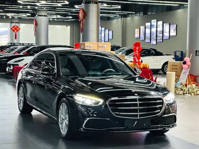 Mercedes-Benz S-Class — Фото автомобиля 3