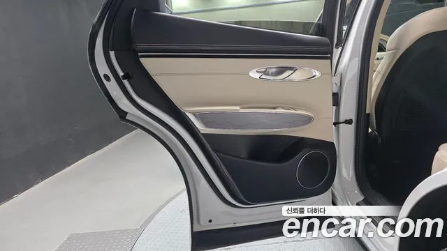 Genesis GV70 — Фото автомобиля 14