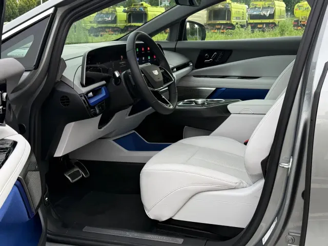 Cadillac Optiq — Фото автомобиля 4