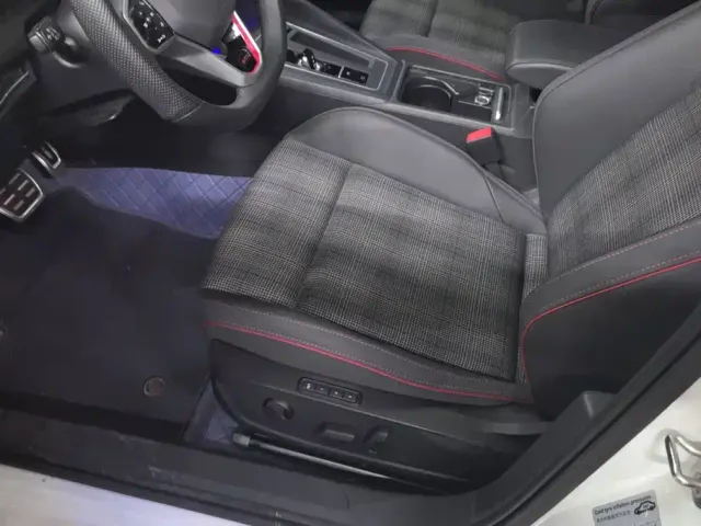 Volkswagen Golf GTI — Фото автомобиля 9