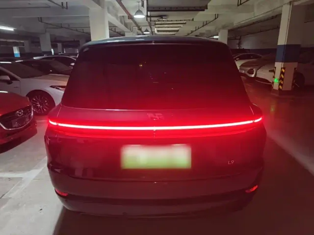 Li Auto L9 — Фото автомобиля 5