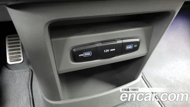 Hyundai Staria Staria 4WD Lounge 9 мест — Фото автомобиля 30