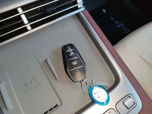 BYD Seal 07 DM-i — Фото автомобиля 8