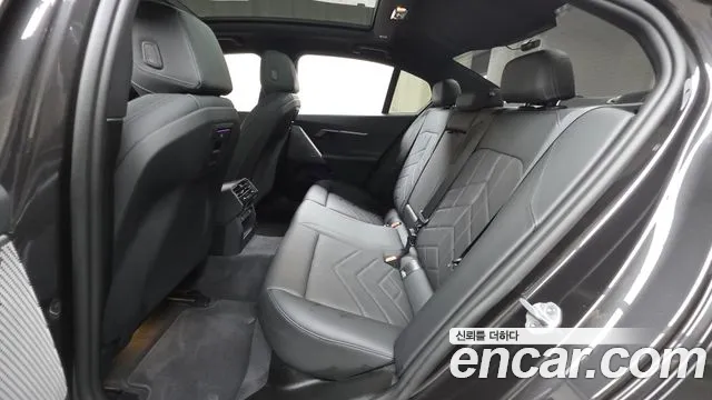 BMW 5-Series — Фото автомобиля 12