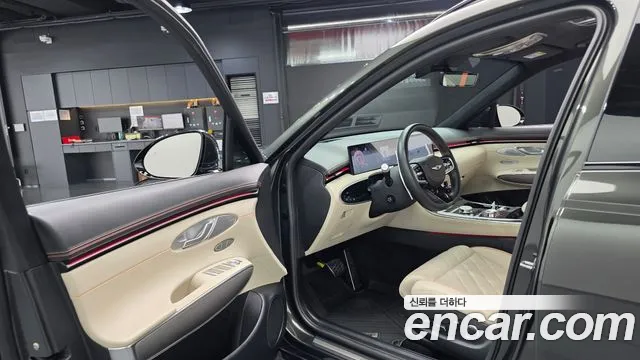 Genesis GV70 — Фото автомобиля 15