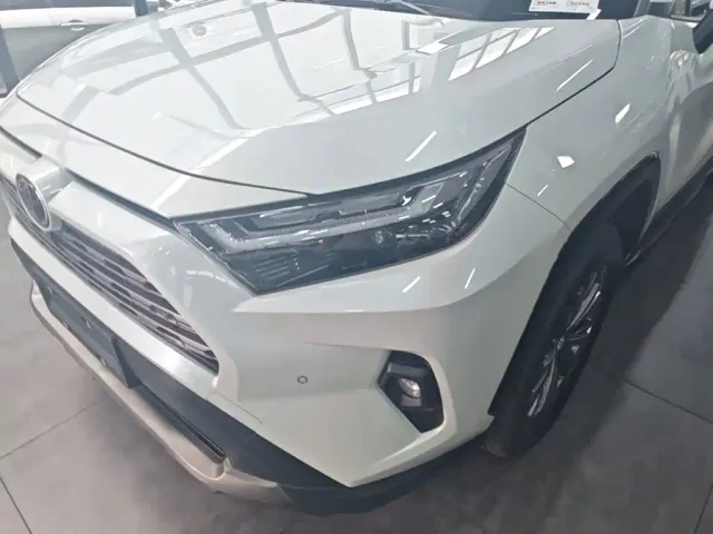 Toyota RAV4 — Фото автомобиля 23