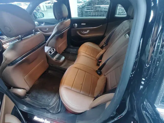 Mercedes-Benz E-Class — Фото автомобиля 13