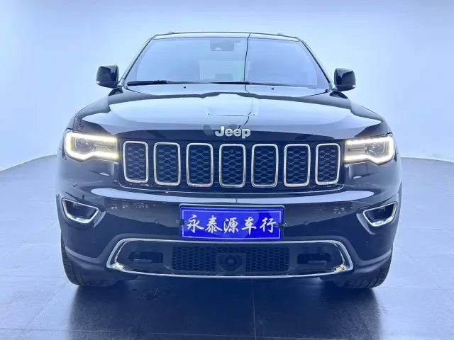 Jeep Grand Cherokee — Фото автомобиля 2