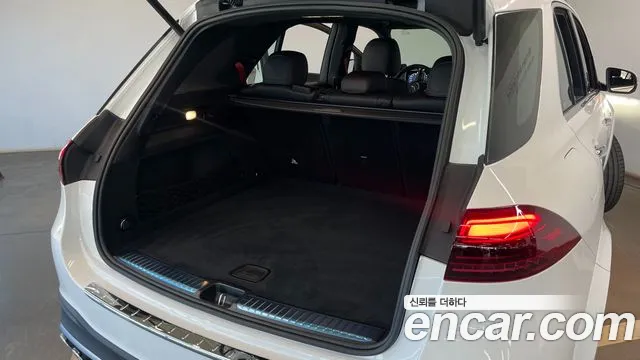 Mercedes-Benz GLE-Class — Фото автомобиля 19