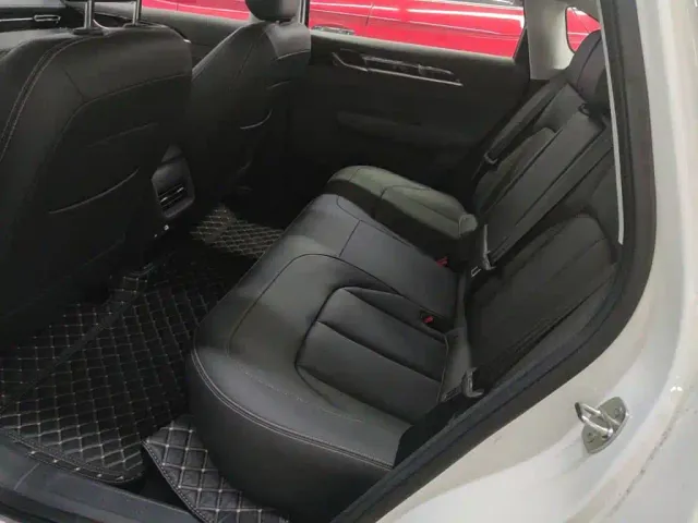Wuling Starlight — Фото автомобиля 16