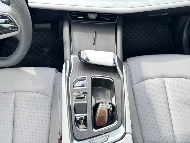 Changan Changan UNI-T 2023 2nd Generation 1.5T Premium — Фото автомобиля 11