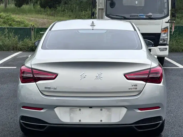 Hongqi H5 — Фото автомобиля 21
