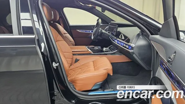 BMW 7-Series 7 серия (G70) 740i xDrive M Sport — Фото автомобиля 26