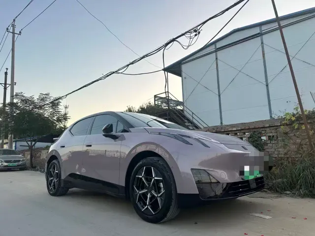Lynk & Co Z20 — Фото автомобиля 3