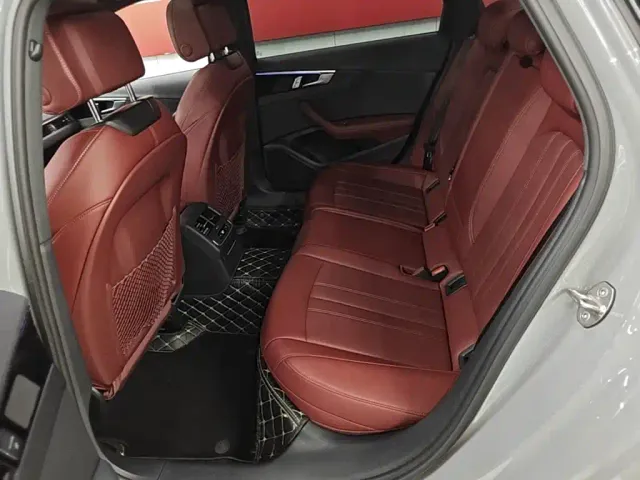 Audi A4L — Фото автомобиля 16