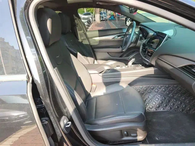 Cadillac CT5 — Фото автомобиля 24