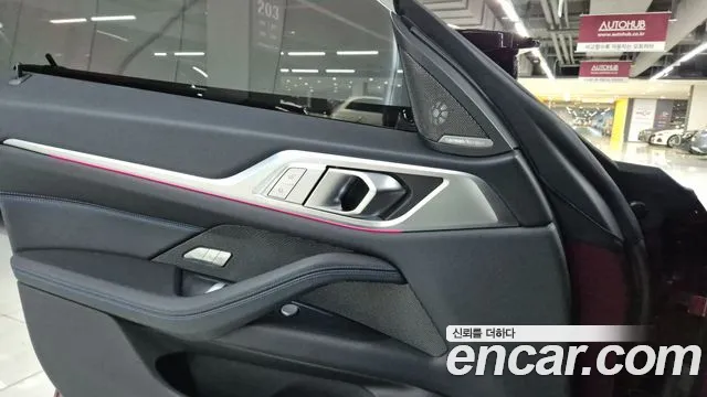 BMW i4 — Фото автомобиля 10