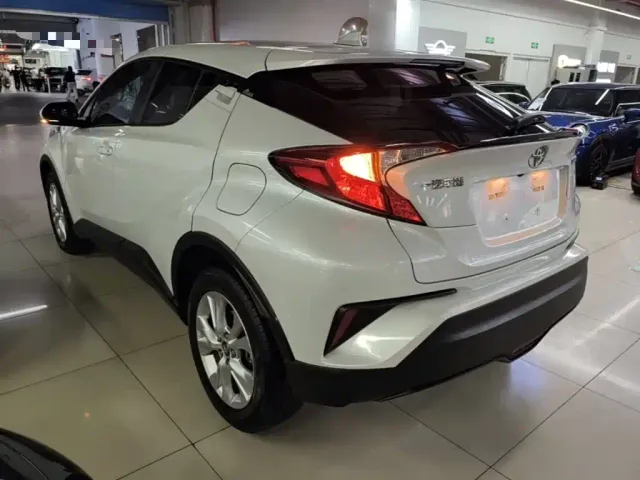 Toyota IZOA — Фото автомобиля 4