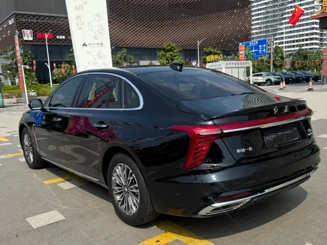 Hongqi H5 — Фото автомобиля 7