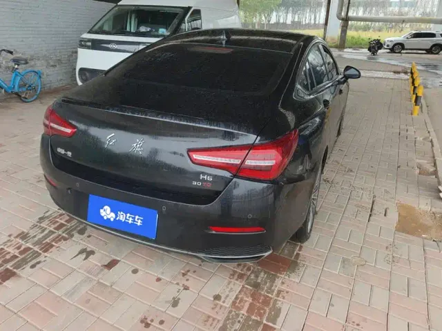 Hongqi H5 — Фото автомобиля 3