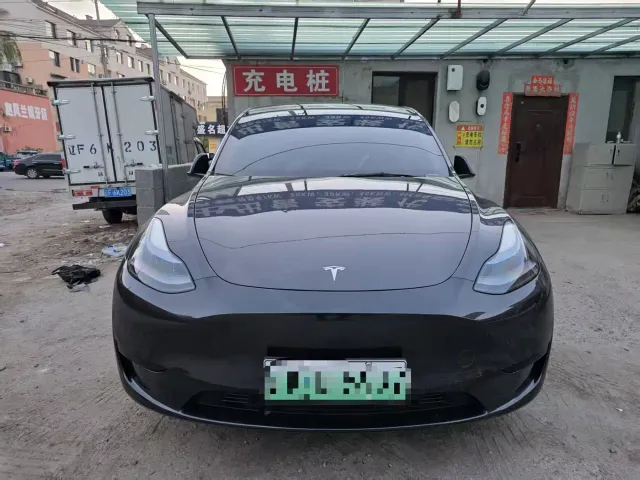 Фотография автомобиля — Tesla Model Y