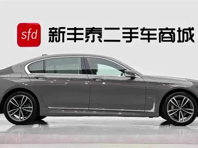 BMW 7 Series — Фото автомобиля 3