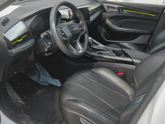 Roewe i5 — Фото автомобиля 24