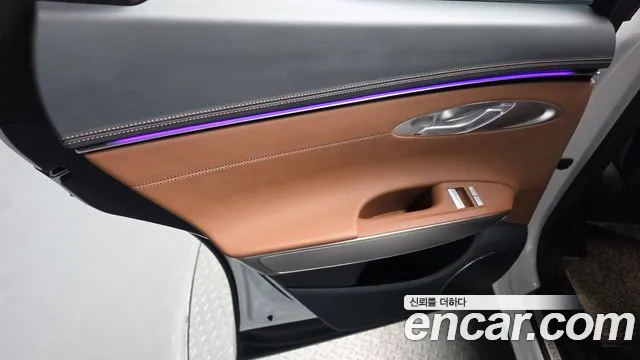Genesis GV70 — Фото автомобиля 14