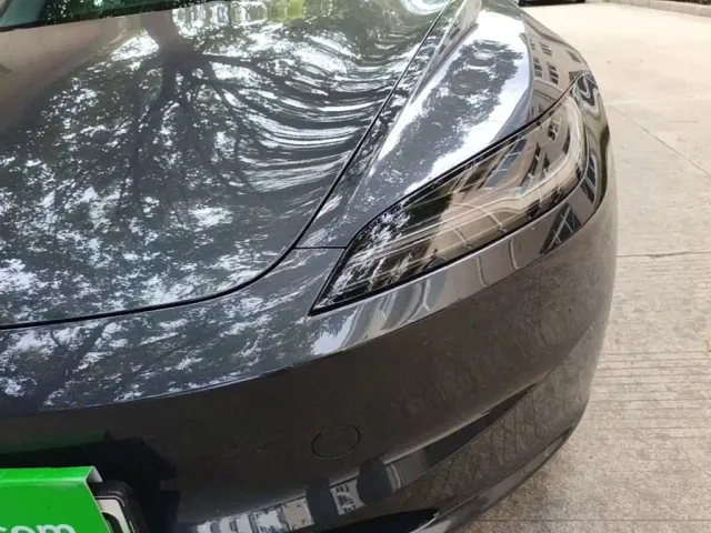 Tesla Model 3 — Фото автомобиля 23