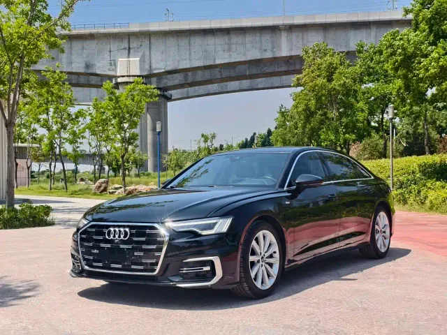 Фотография автомобиля — Audi A6L