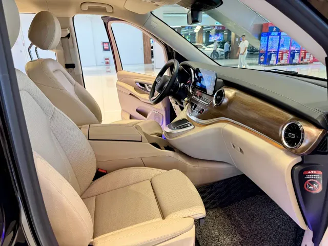 Mercedes-Benz V-Class — Фото автомобиля 15