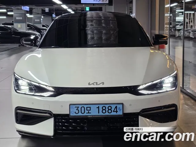 Kia EV6 — Фото автомобиля 2