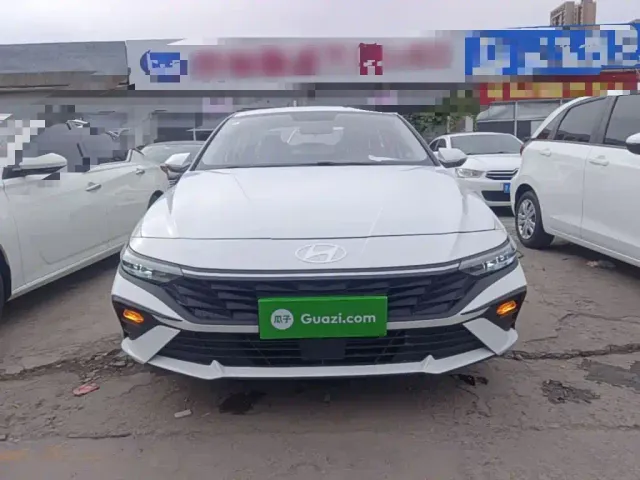 Hyundai Elantra — Фото автомобиля 2