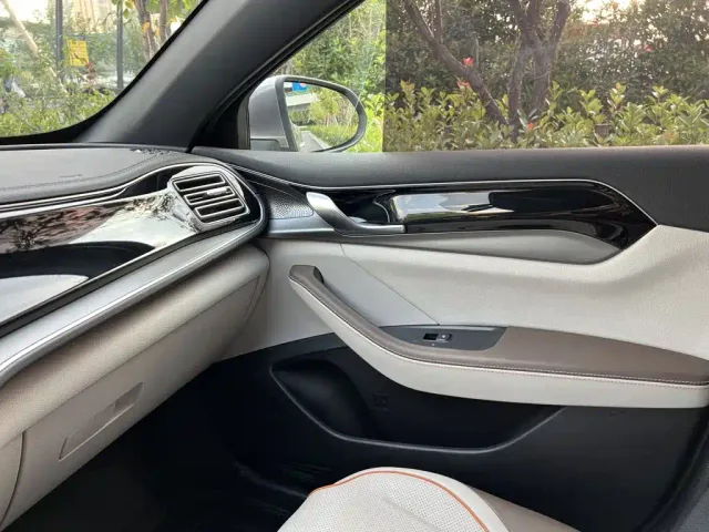 BYD Qin PLUS — Фото автомобиля 12