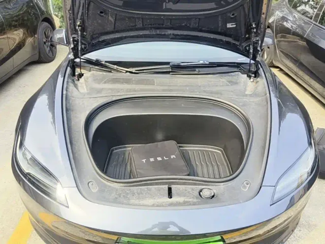 Tesla Model 3 — Фото автомобиля 19