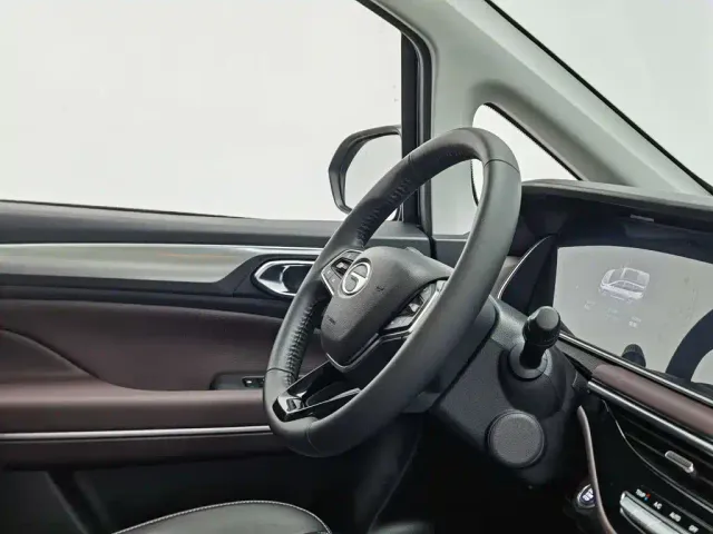GAC Trumpchi M6 — Фото автомобиля 22